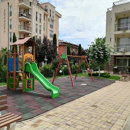 Cozy With Pool In Sunny شقة