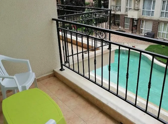 Cozy With Pool In Sunny *