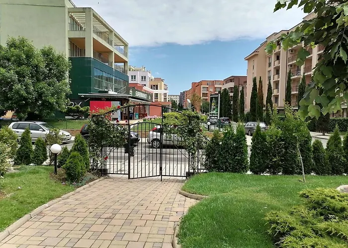 Cozy With Pool In Sunny Appartement Slantchev Briag