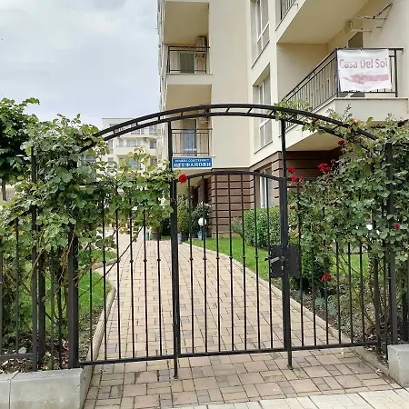 Cozy With Pool In Sunny Apartament