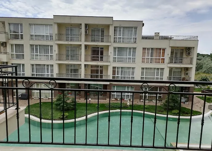 Cozy With Pool In Sunny 公寓 *