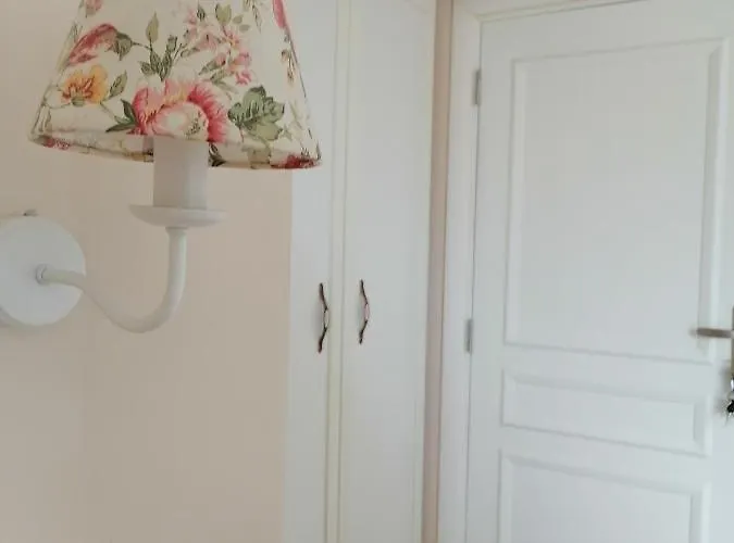 Cozy With Pool In Sunny 公寓 阳光海滩